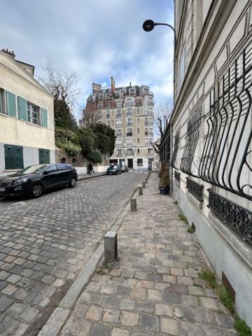 Paris Sacre Coeur Montmartre Et Tour Eiffel, 8 People, Apartment Exterior photo
