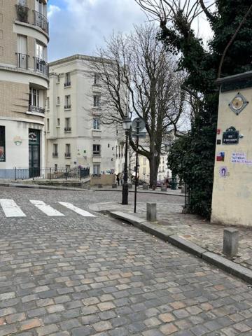 Paris Sacre Coeur Montmartre Et Tour Eiffel, 8 People, Apartment Exterior photo