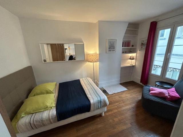 Paris Sacre Coeur Montmartre Et Tour Eiffel, 8 People, Apartment Exterior photo