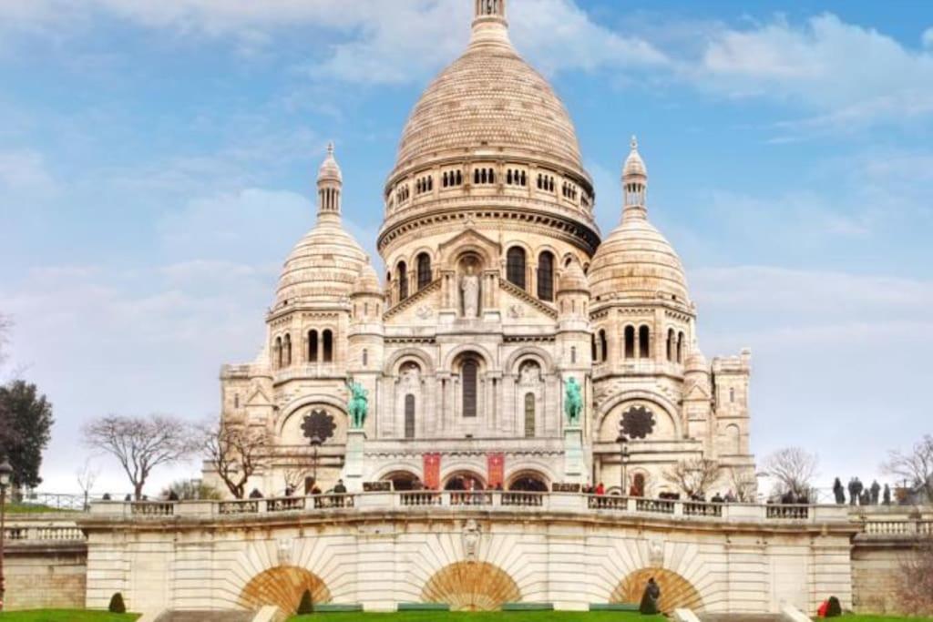 Paris Sacre Coeur Montmartre Et Tour Eiffel, 8 People, Apartment Exterior photo
